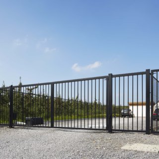 foto industriële vleugelpoort